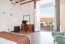 Hotel Roger De Flor By Seleqtta