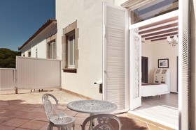 Hotel Roger De Flor By Seleqtta