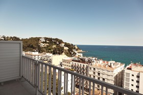 Hotel Roger De Flor By Seleqtta