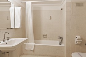 Hotel Roger De Flor By Seleqtta