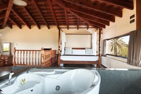 Hotel Roger De Flor By Seleqtta