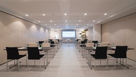 L'Azure Hotel
