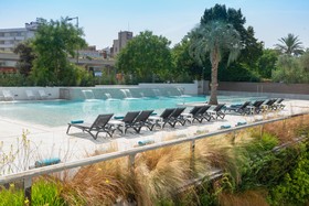 L'Azure Hotel
