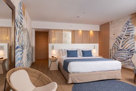 L'Azure Hotel