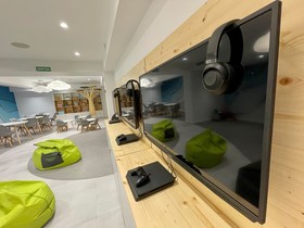 L'Azure Hotel