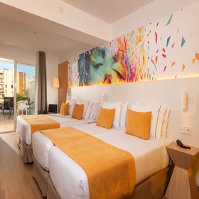 L'Azure Hotel