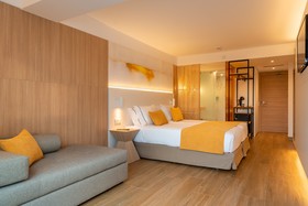L'Azure Hotel