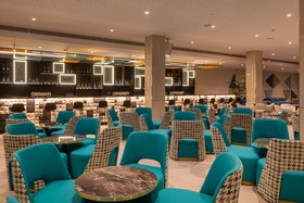 L'Azure Hotel
