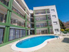 AR Melrose Place Apartments