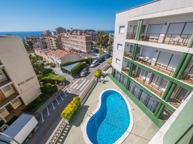 AR Melrose Place Apartments