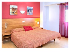 Hostal y Apartamento Molí de Mar