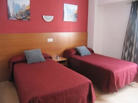 Hostal y Apartamento Molí de Mar