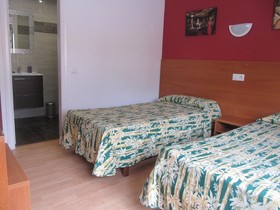 Hostal y Apartamento Molí de Mar