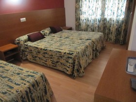 Hostal y Apartamento Molí de Mar