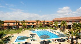 Clipper Hotel & Villas