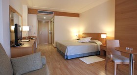 Clipper Hotel & Villas