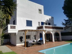 Art Villa S'agaro Guest House