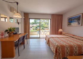 Aparthotel & Village Golf Beach