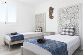 Vista Roses Mar - Villas Batik