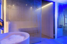 AQUA Hotel The Breeze & Spa