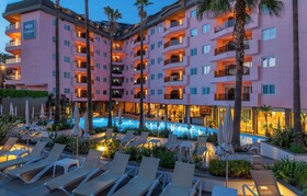AQUA Hotel The Breeze & Spa
