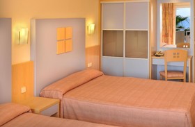 Caprici Beach Hotel & Spa