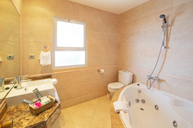 Hotel Montjoi by Brava Hoteles