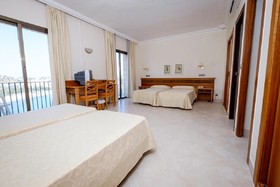 Hotel Montjoi by Brava Hoteles