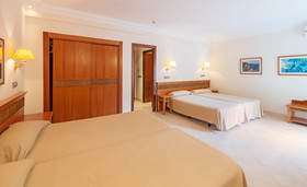 Hotel Montjoi by Brava Hoteles