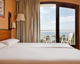 Hotel ILUNION Caleta Park