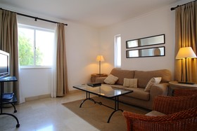 Ona Lomas Village