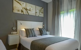 Alexandra Aparthotel
