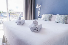 Mumm by Pillow