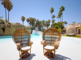 TU&ME Resort
