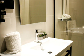 Arena Zone Hotel & Cafe
