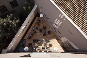 Caro Hotel