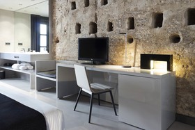 Caro Hotel