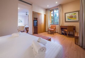 DWO Valencia by Checkin