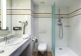 Hotel ILUNION Valencia 4