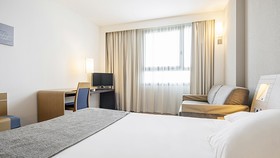 Hotel ILUNION Valencia 4