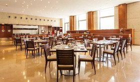 Hotel ILUNION Valencia 4