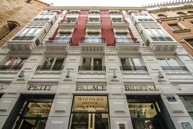 Petit Palace Plaza de la Reina