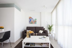 SingularStays Mar44