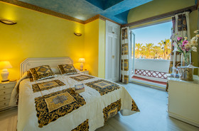 Apartamentos Puerto Marina Beach