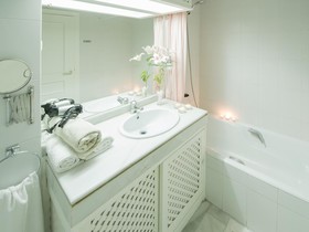 Apartamentos Puerto Marina Beach