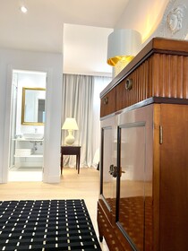 Mondrian Luxury Suites & Villas