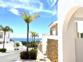 Mondrian Luxury Suites & Villas