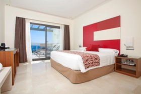 Estepona Hotel & Spa Resort