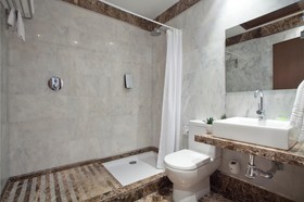 Estepona Hotel & Spa Resort