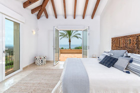 Solaga - Villa Los Monteros